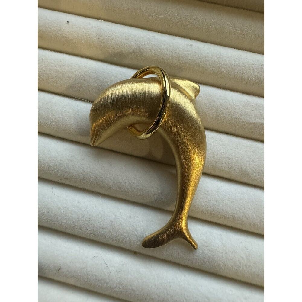 Gold tone Dolphin pin jumping through a hoop aquatic sea mammal beach